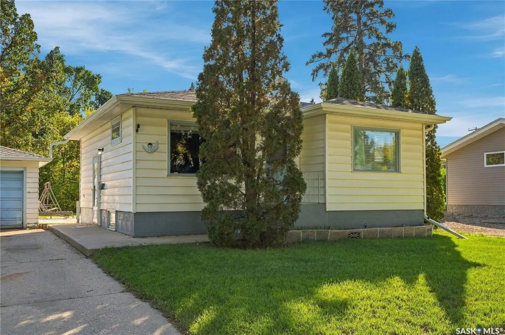 107 106th Street W, Saskatoon