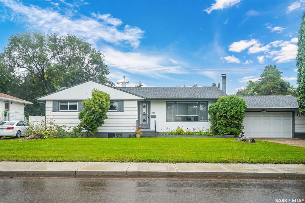 2107 Cumberland Avenue S, Saskatoon