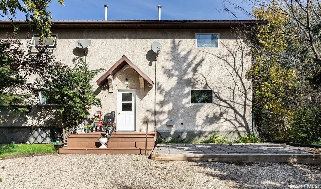 #6 - 412 Lake Avenue, Manitou Beach