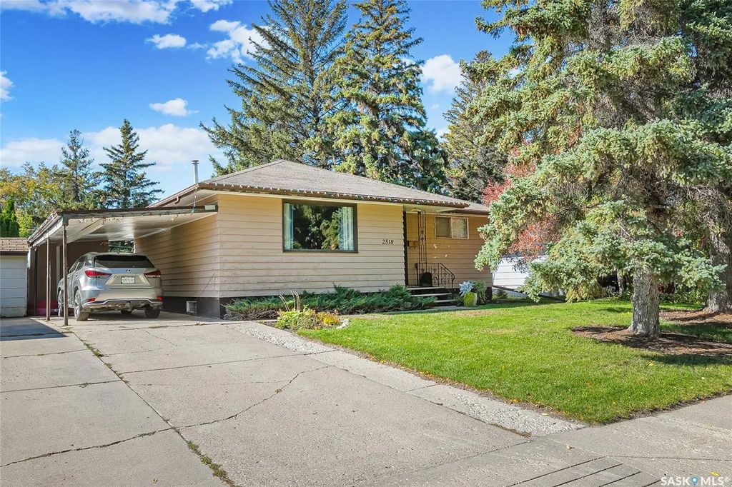 2518 Ewart Avenue, Saskatoon