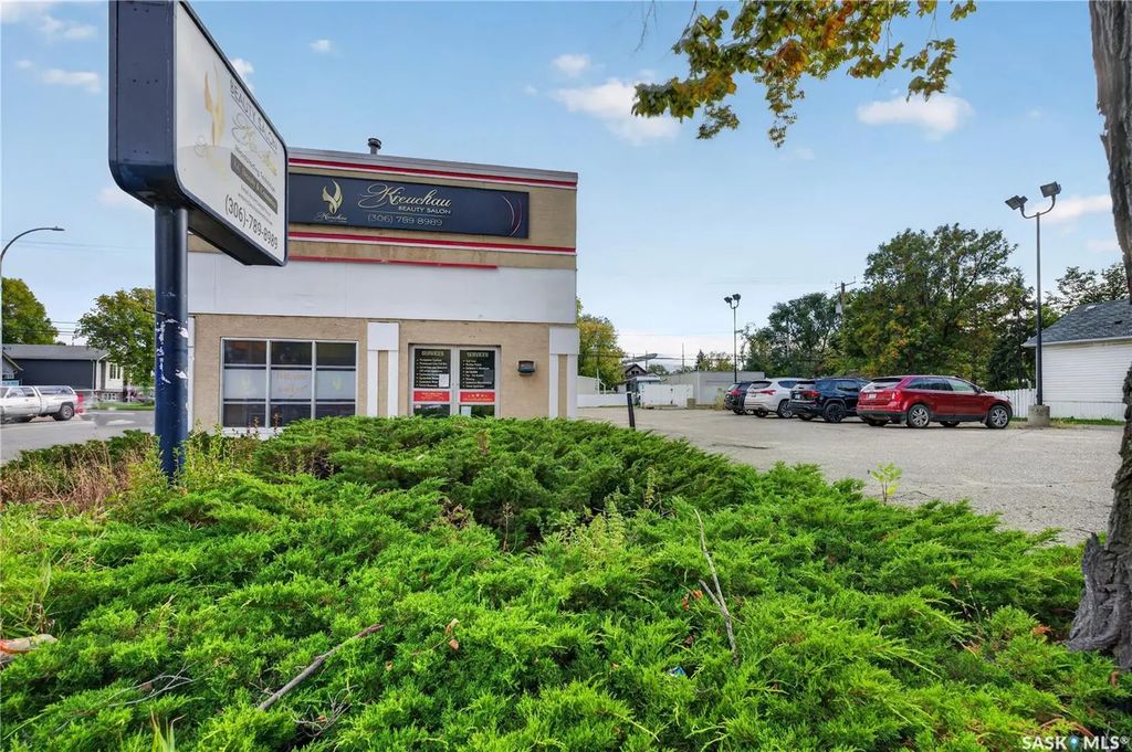 3501 Dewdney Avenue, Regina