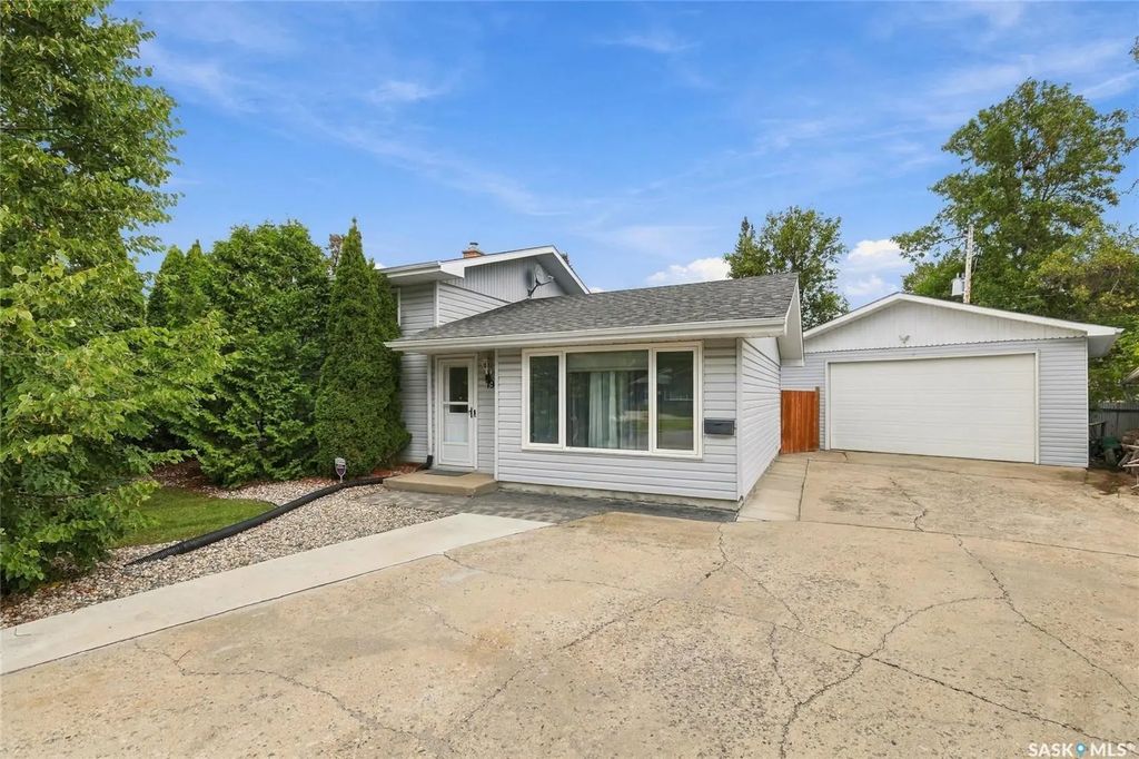 19 Sampson Place, Regina