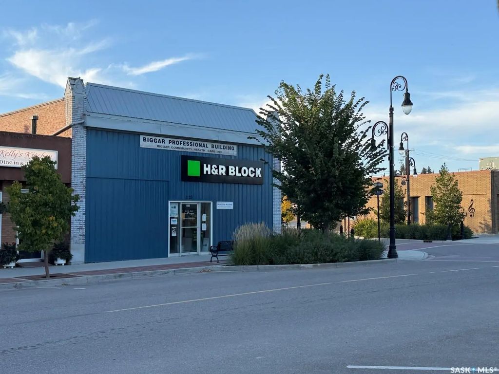 223 Main Street, Biggar