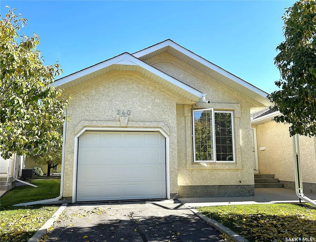 #240 - 815 Heritage Green, Saskatoon
