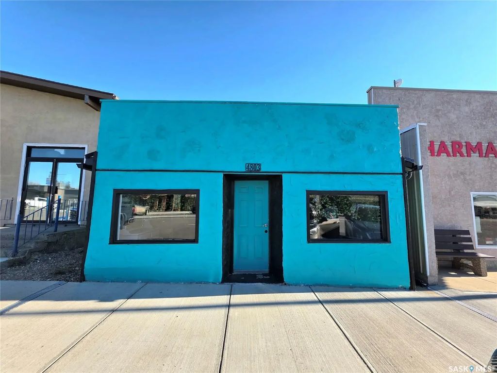 4803 Herald Street, Macklin