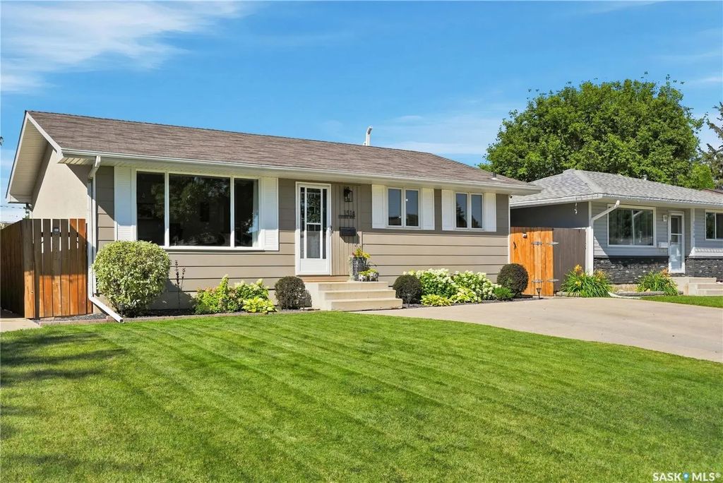 1514 Laura Avenue, Saskatoon
