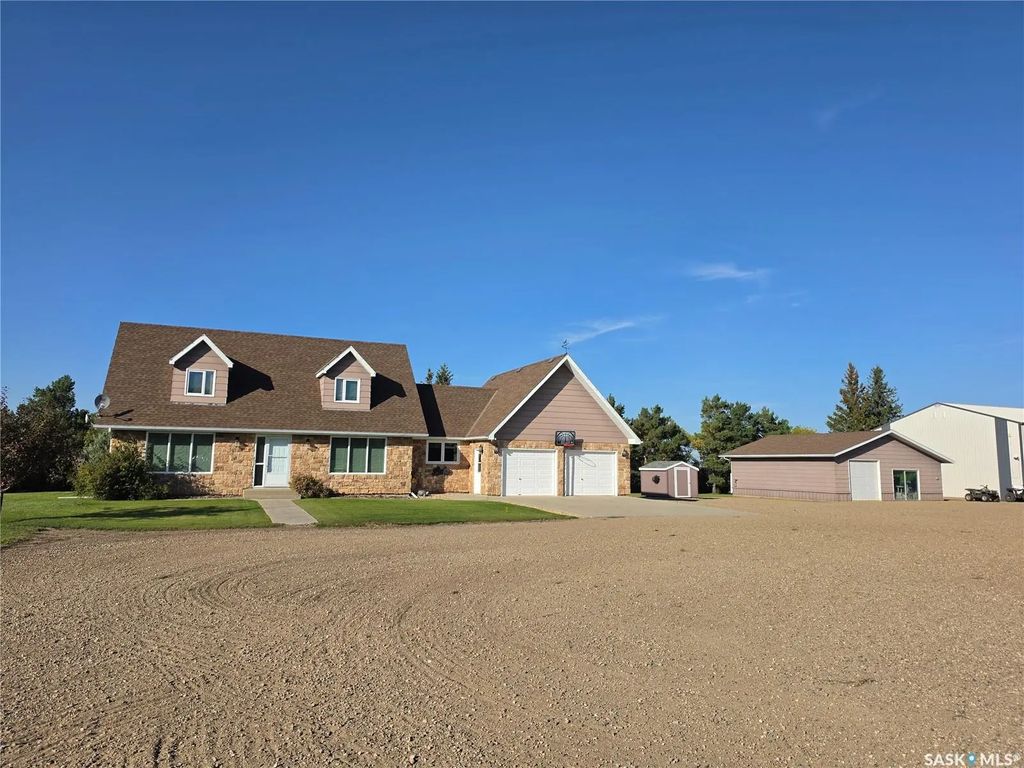 Lake Acreage, Round Valley Rm No. 410