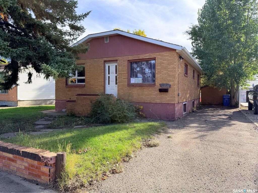 438 3rd Street, Estevan