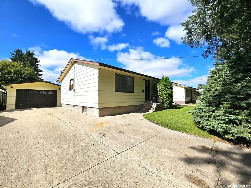 364 First Avenue N, Yorkton