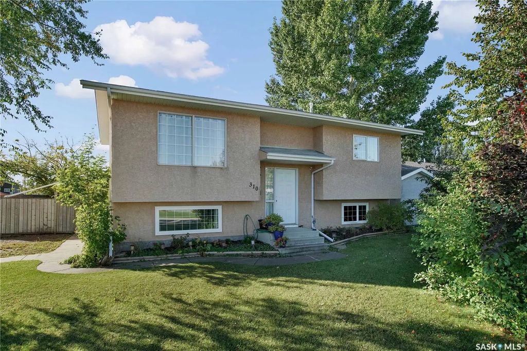 310 4th Street, Dundurn