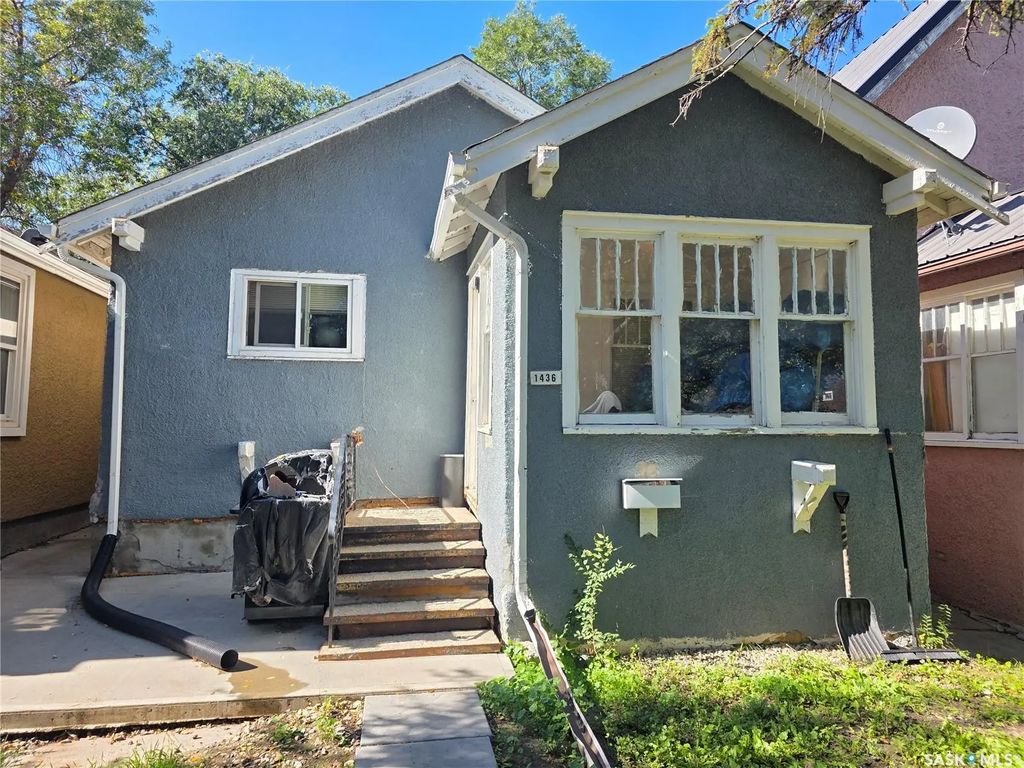 1436 Wascana Street, Regina