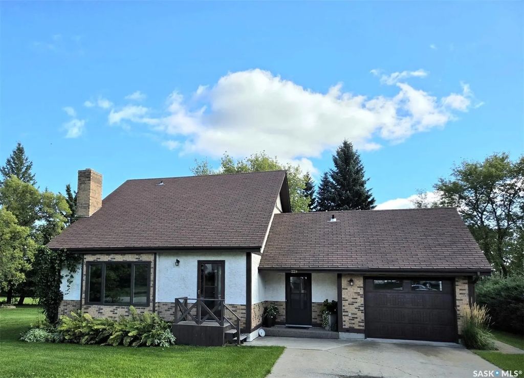228 Railway Avenue, Wawota