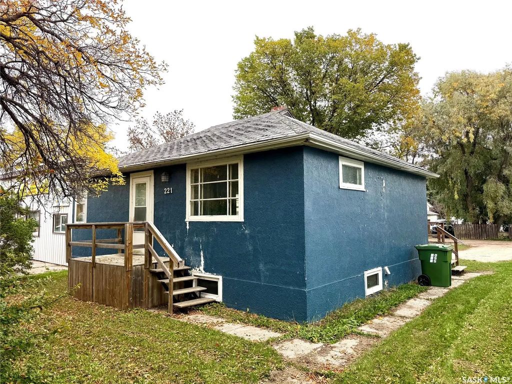 221 4th Avenue N, Yorkton