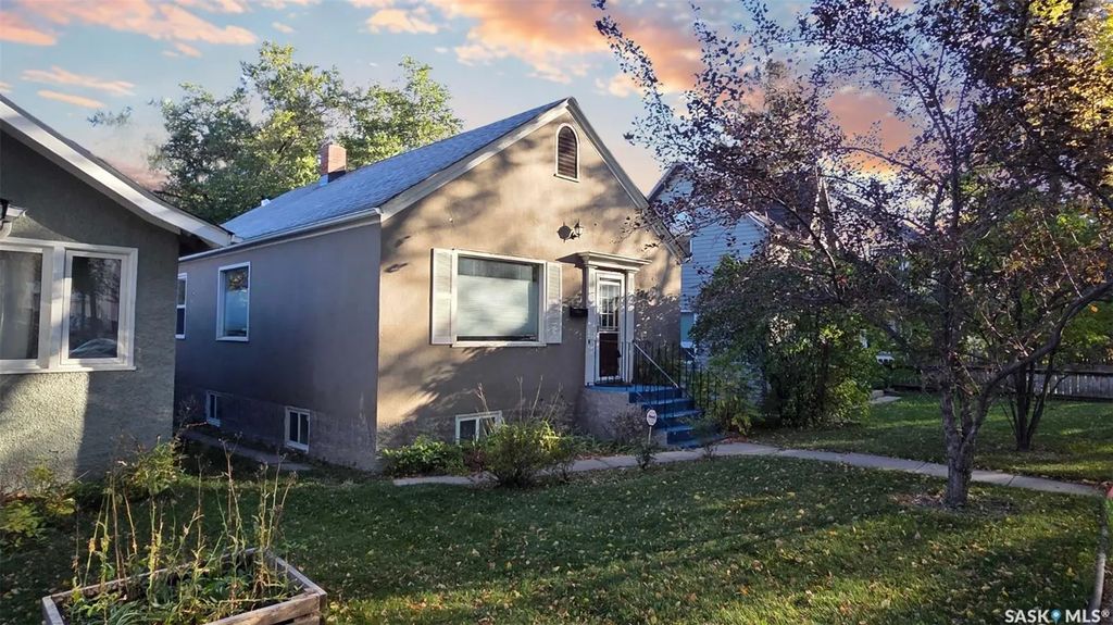 723 9th Street E, Saskatoon