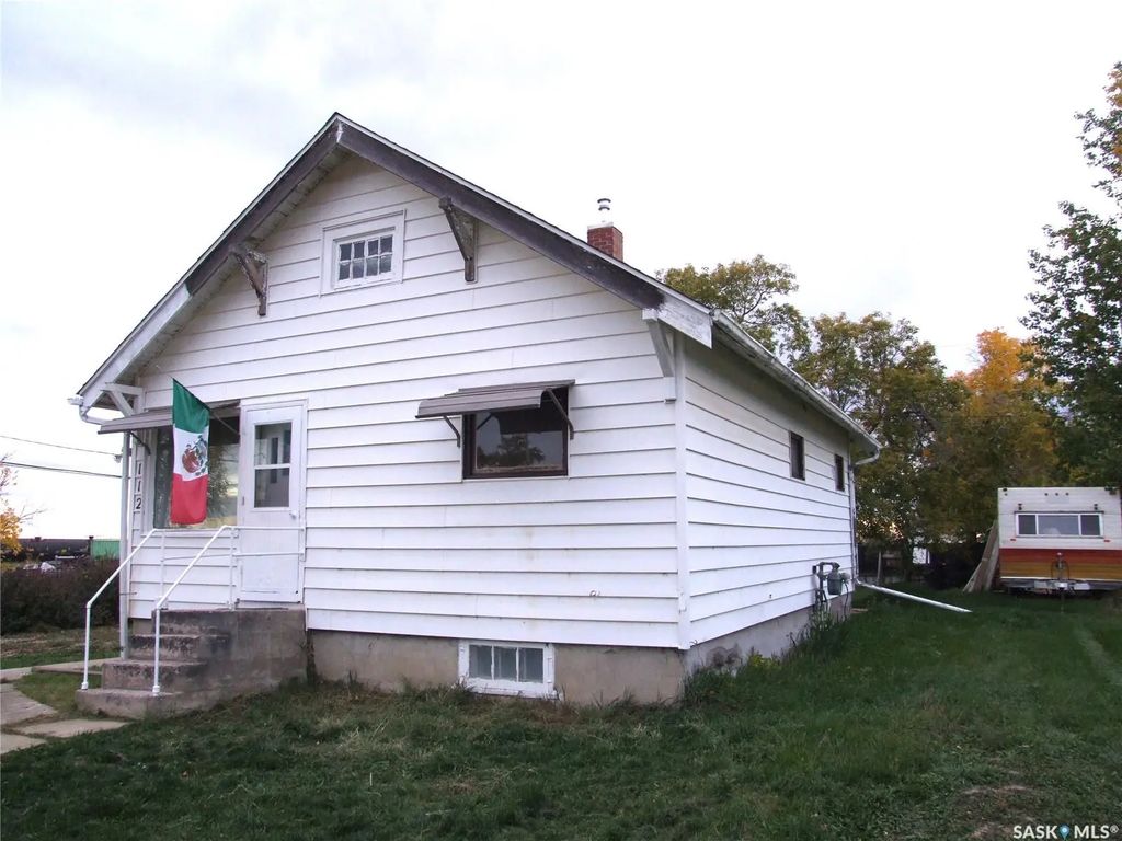 112 Cardinal Street, Prelate