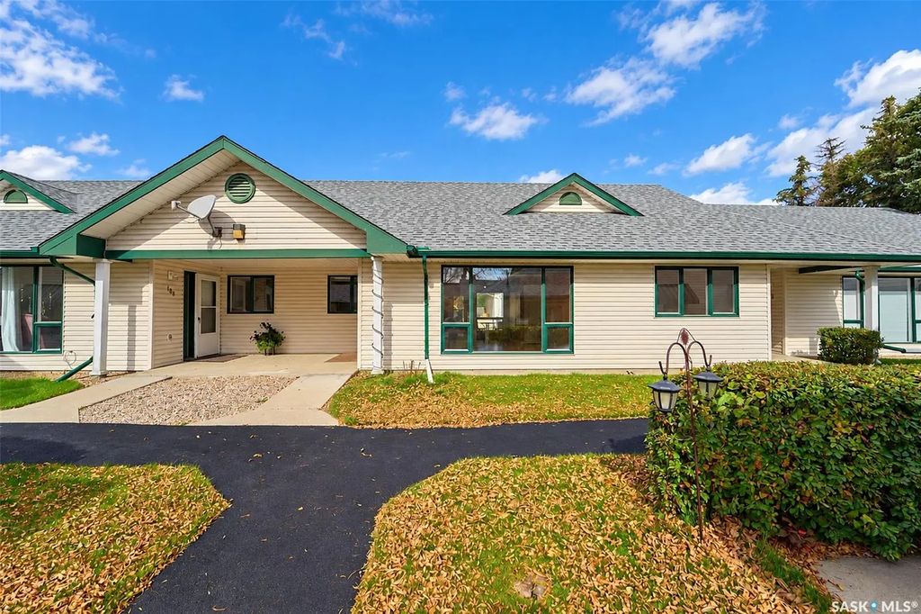 #107 - 111 2nd Avenue E, Rosetown