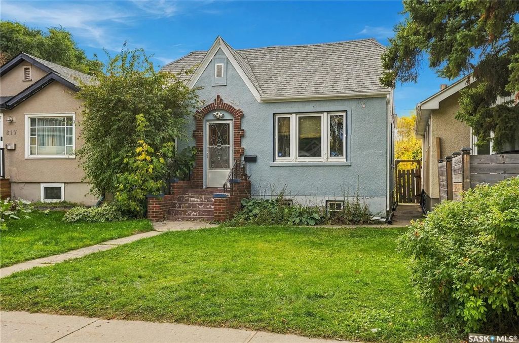 821 College Avenue, Regina