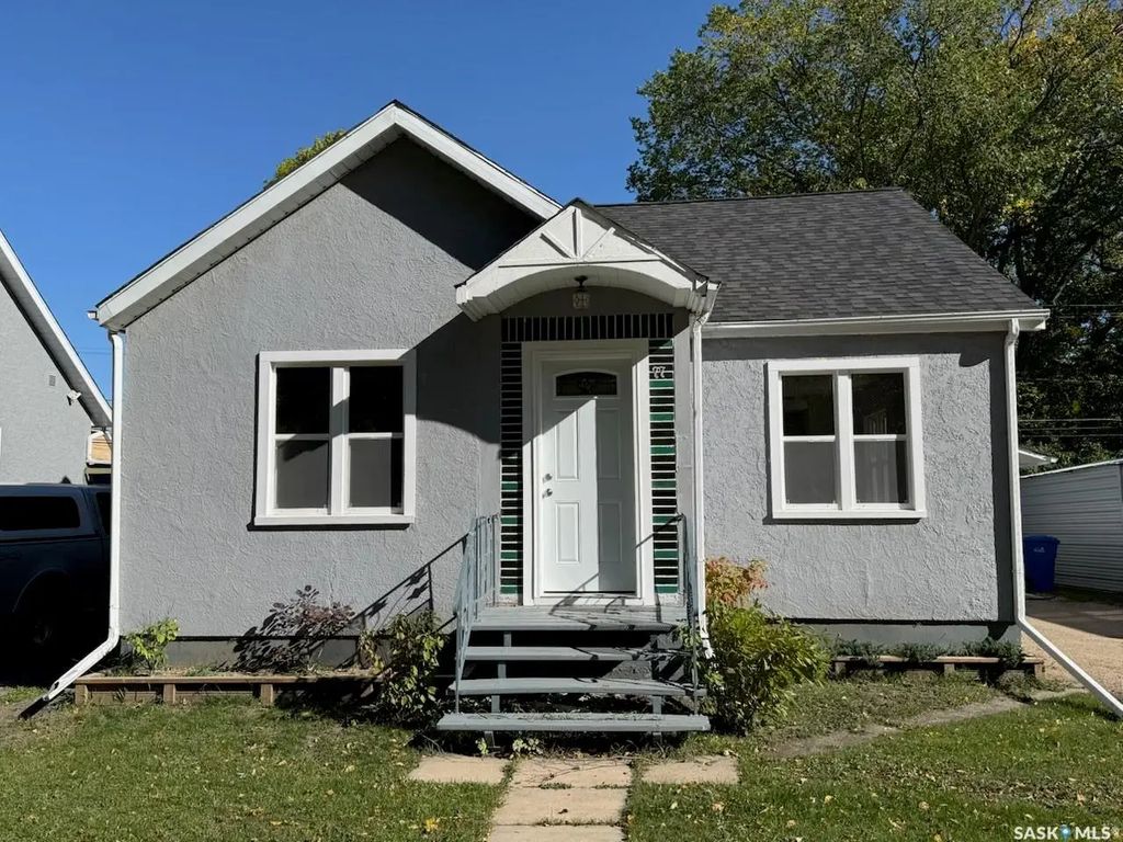 77 Fourth Avenue N, Yorkton