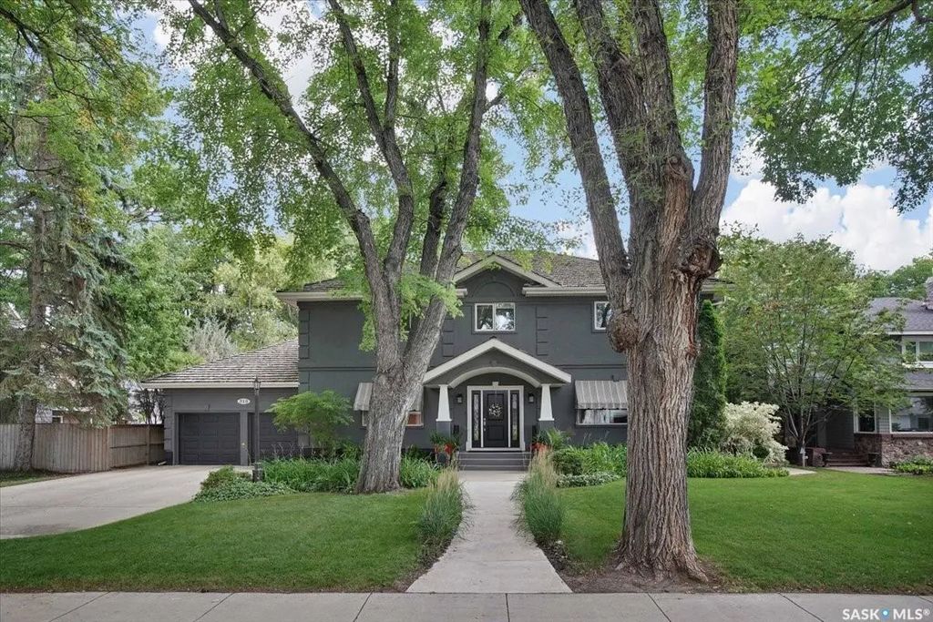 310 Saskatchewan Cres W, Saskatoon