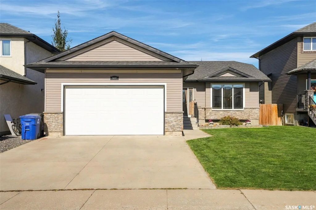 927 Coppermine Way, Martensville