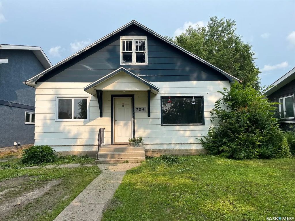 704 West Avenue, Kamsack