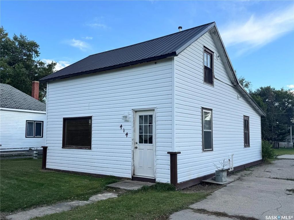 414 4th Avenue E, Biggar
