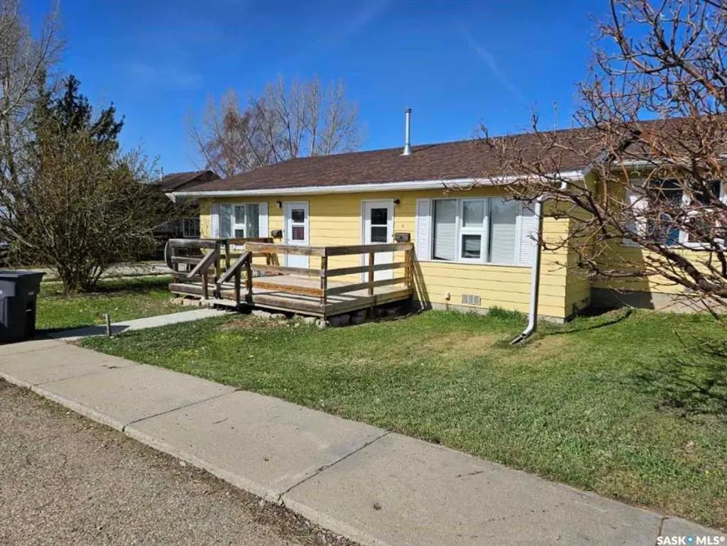 #1-12 - 300 1st Street W, Beechy