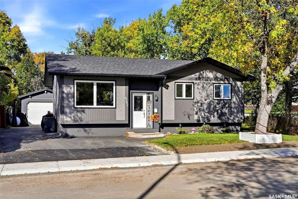 6702 Whelan Drive, Regina
