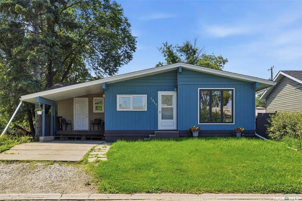 1919 14th Street W, Prince Albert