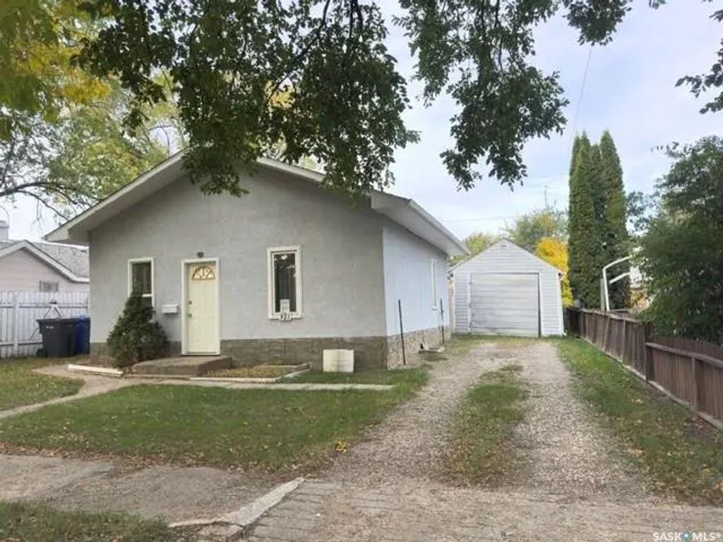 921 109th Street, North Battleford