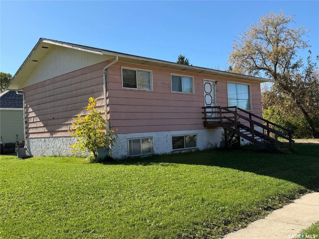 201 2nd Avenue, Melfort