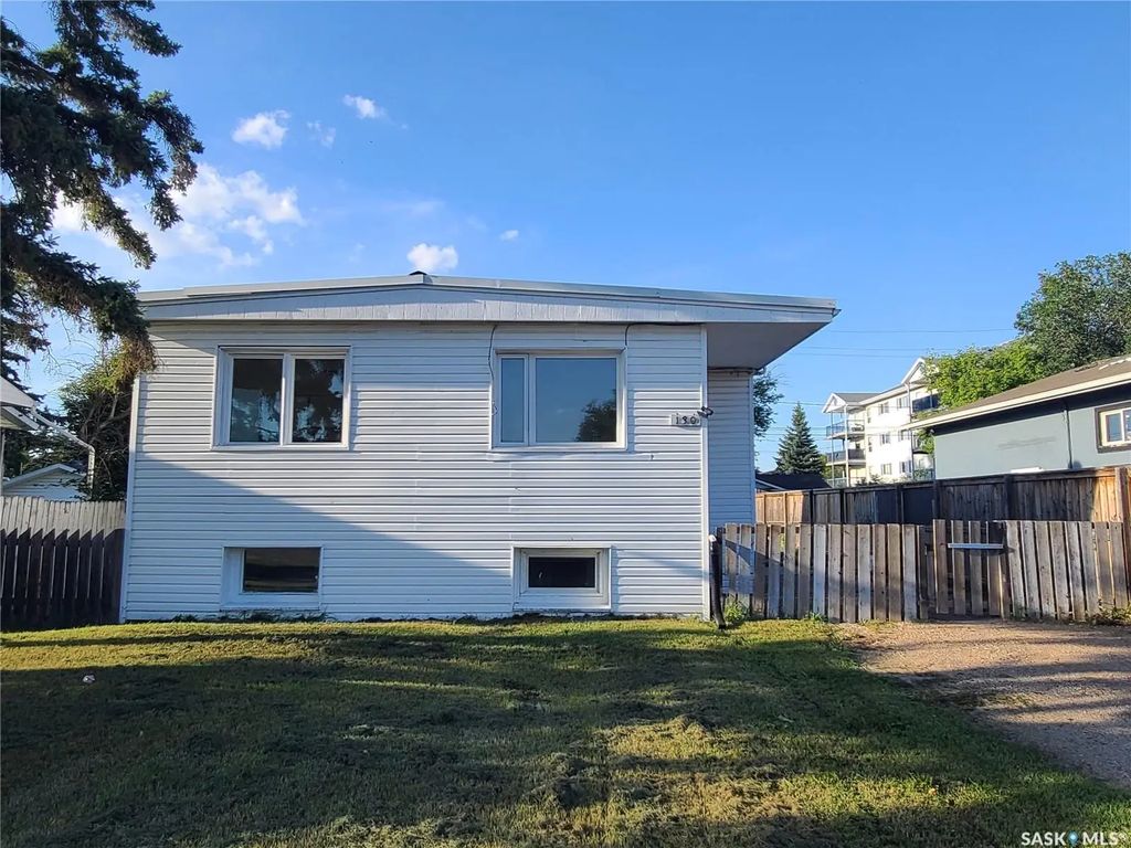 130 26th Street W, Prince Albert