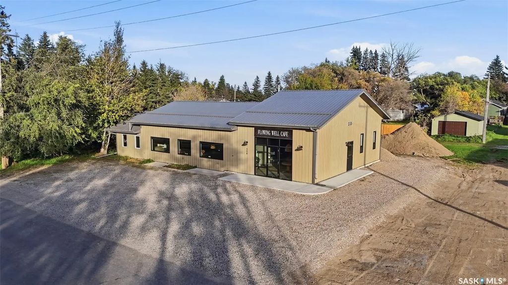 508 Railway Street E, Hepburn