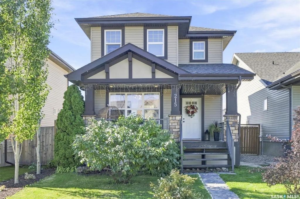 215 Coad Manor, Saskatoon