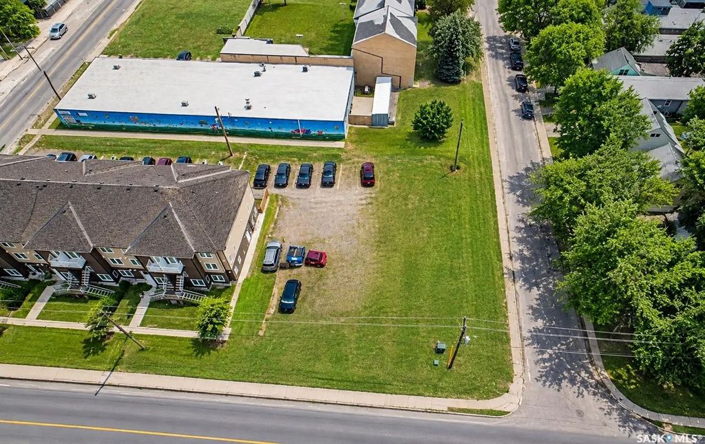 1176 Wascana Street, Regina