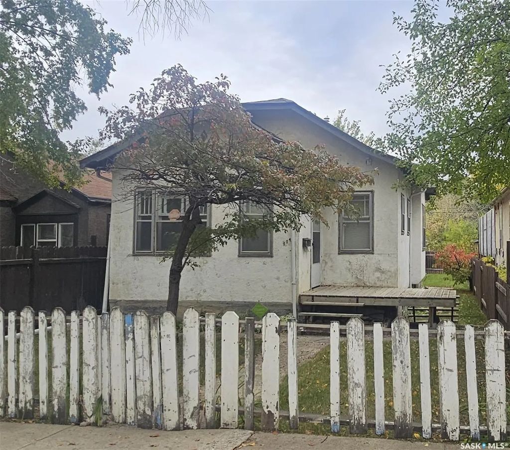 114 N Avenue S, Saskatoon