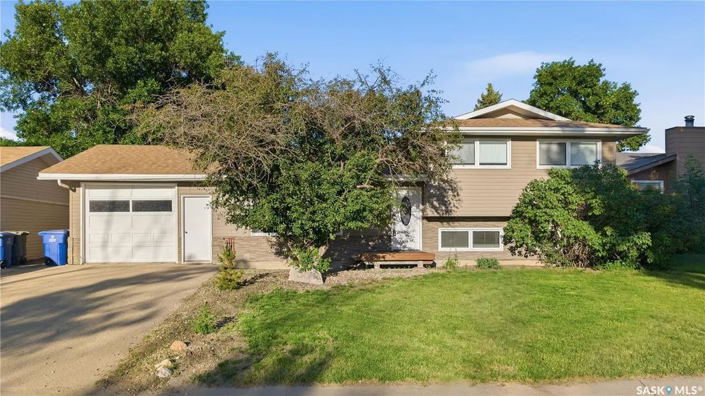 1012 6th Street E, Rosetown