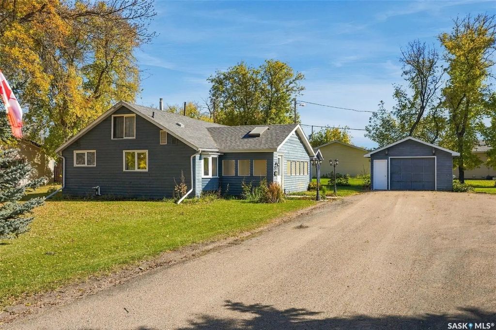 308 2nd Street S, Leask