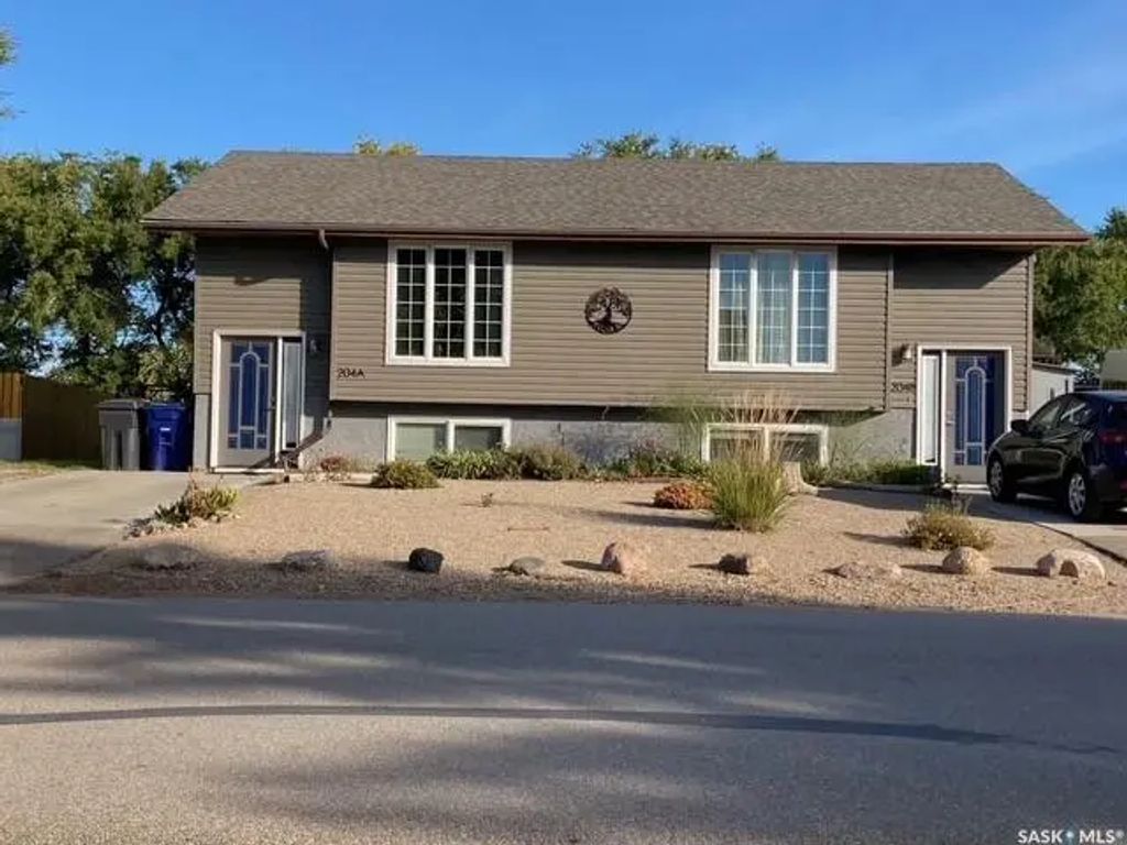 204 A & B 5th Avenue, Caronport