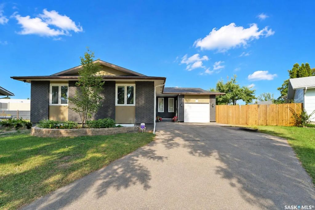 19 Barr Place, Saskatoon