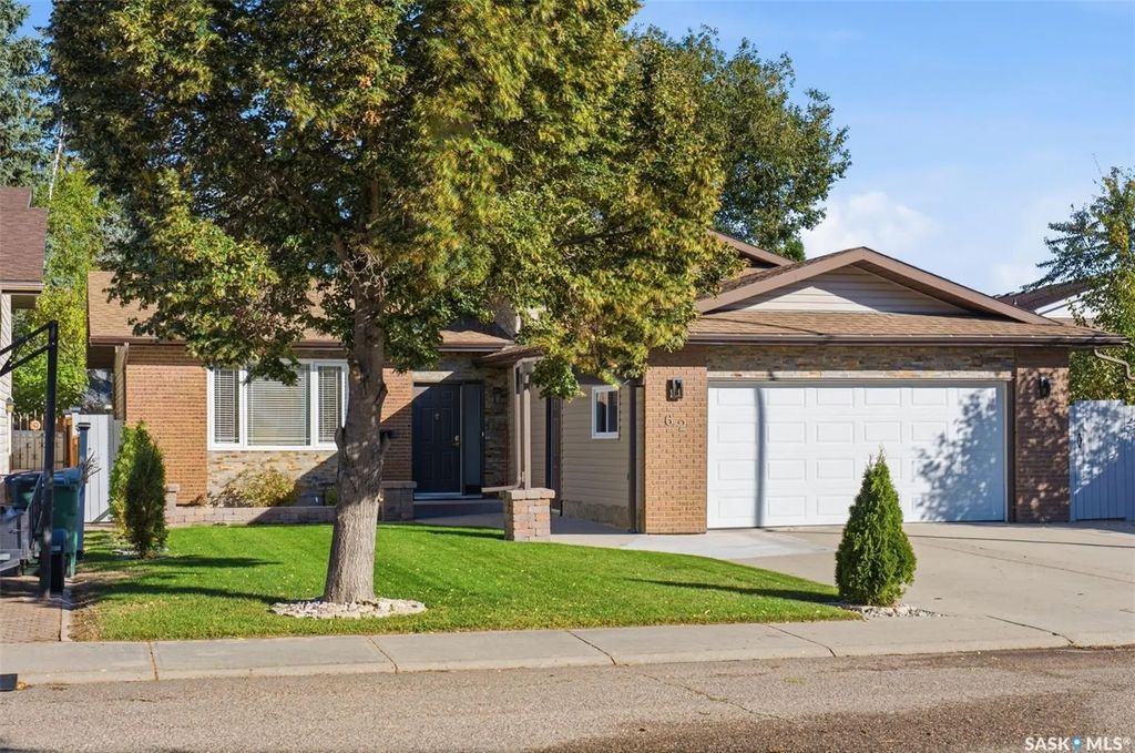 62 Chomyn Cres, Saskatoon