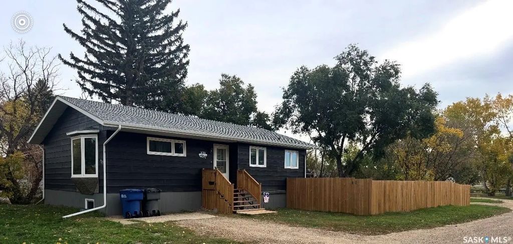333 Centre Street, Coronach