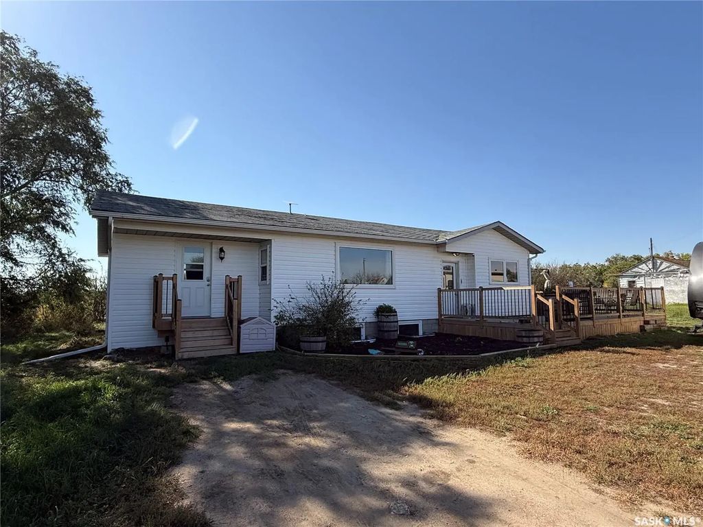 Ne 33-31-25w3 North Smiley Acreage, Prairiedale Rm No. 321