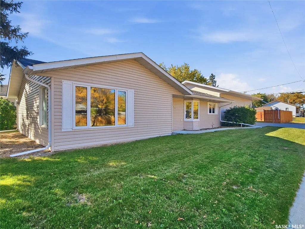 909 King Street, Rosetown