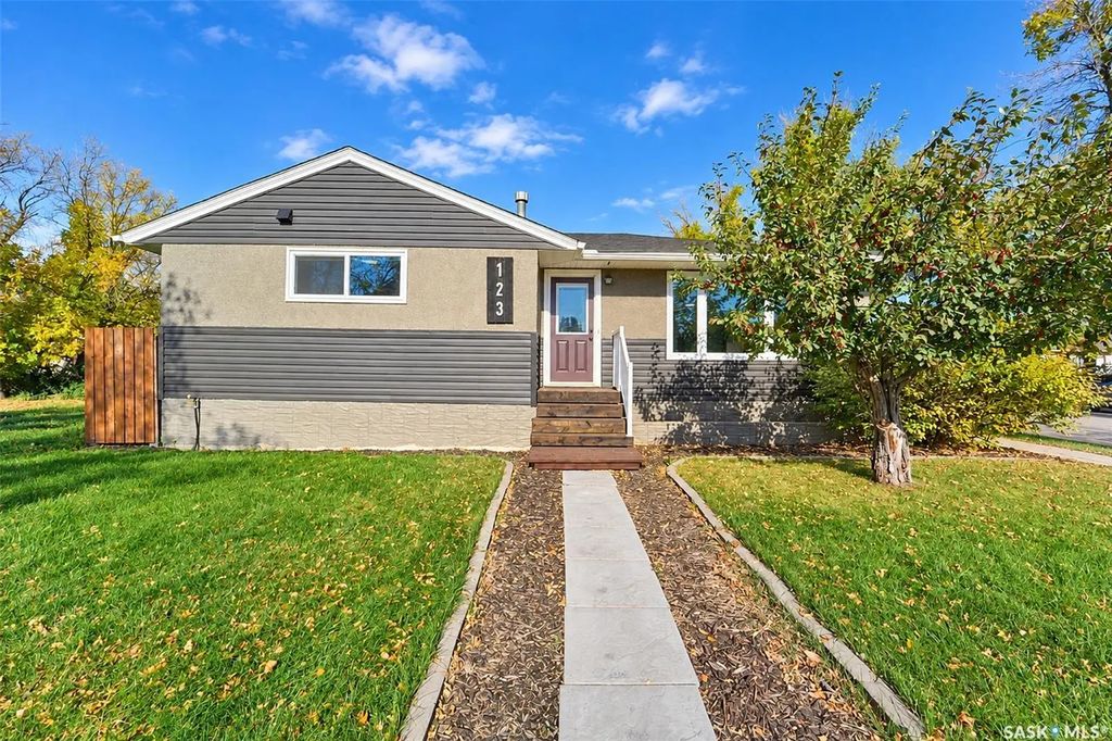 123 2nd Avenue E, Rosetown