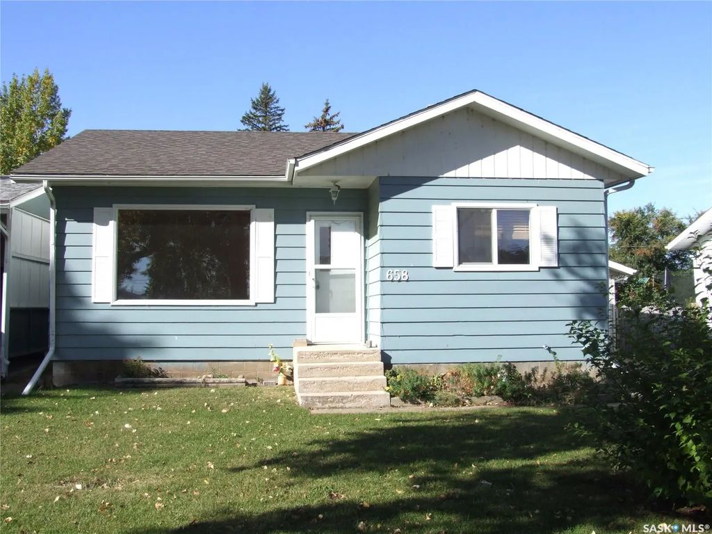 658 Maharg Avenue, Burstall