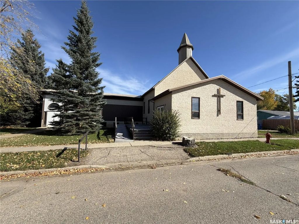 200 Mcrorie Avenue, Avonlea