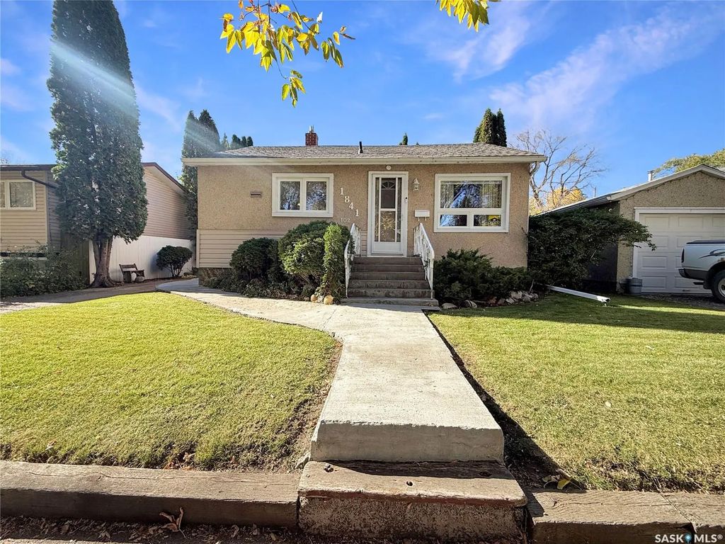 1841 102nd Street, North Battleford