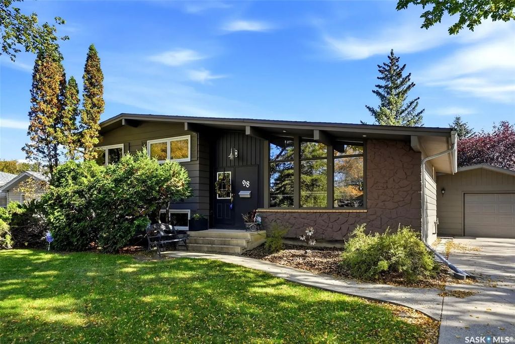 98 Hudson Drive, Regina