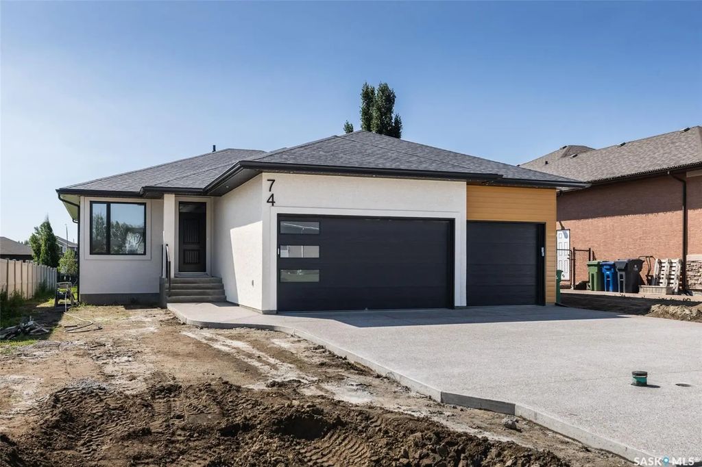 74 Emerald Ridge E, White City